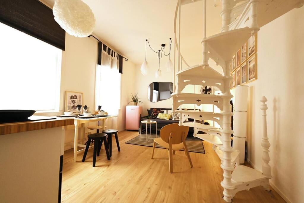 Stylish Duplex In The Heart Of Brussels Centre Appartement Buitenkant foto
